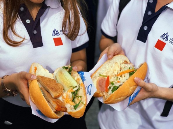 Bánh mì - Món ăn sáng nhanh rẻ cho học sinh
