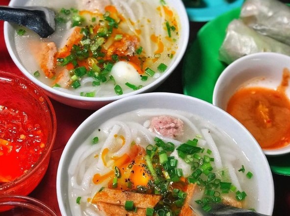 Bánh Canh Quy Nhơn Nguyễn Du - Ảnh: Gà Bông Foodie