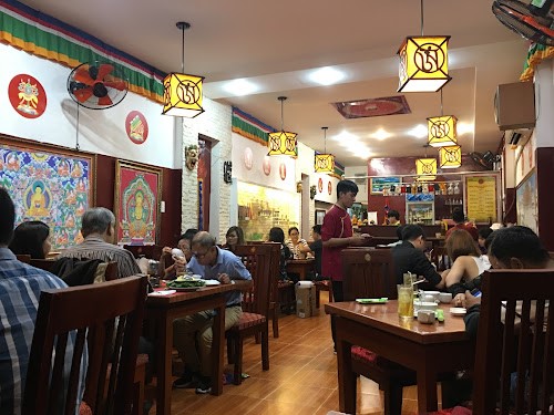 Nhà hàng chay mở đến khuya nổi tiếng tại Sài Gòn - Ảnh: Sưu tầm